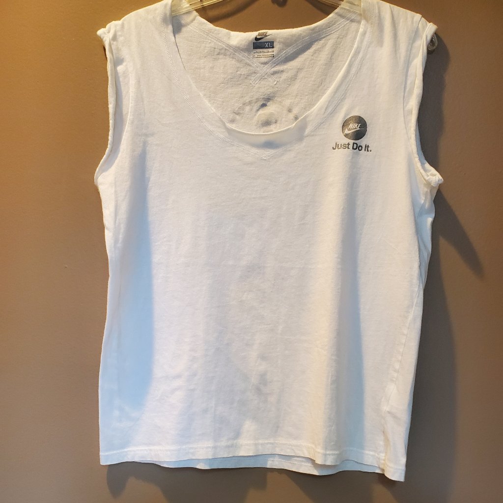 Nike Short Sleeve Sliver Gray Logo Nike Short Sleeve Sliver Gray Logo